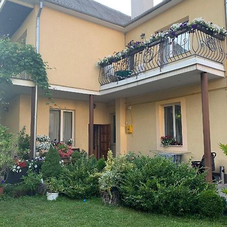 Celebrity Vila Kamianets-Podilskyi Exterior foto