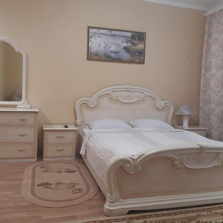 Celebrity Vila Kamianets-Podilskyi Exterior foto