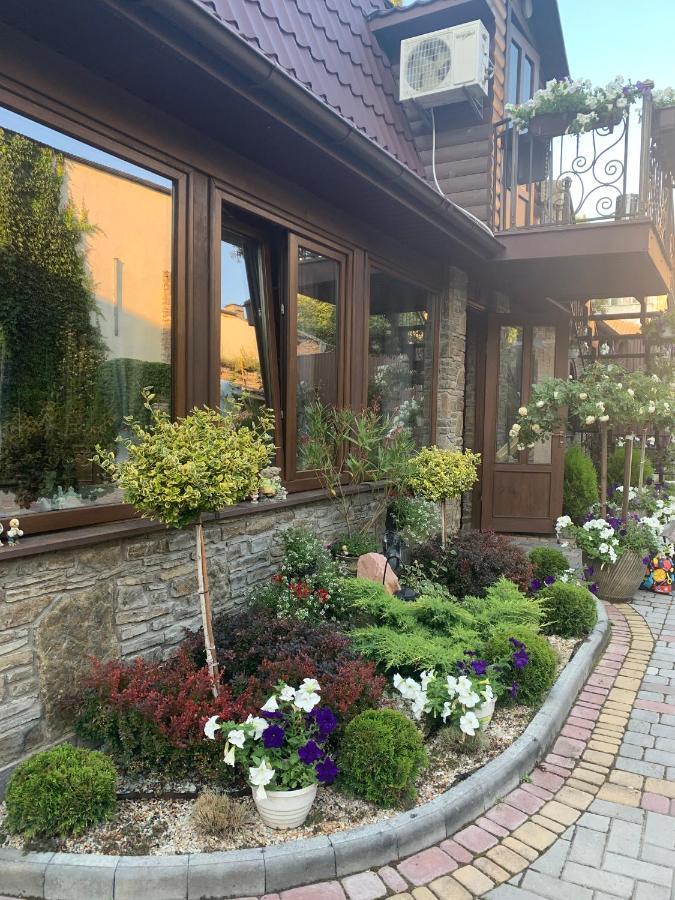 Celebrity Vila Kamianets-Podilskyi Exterior foto