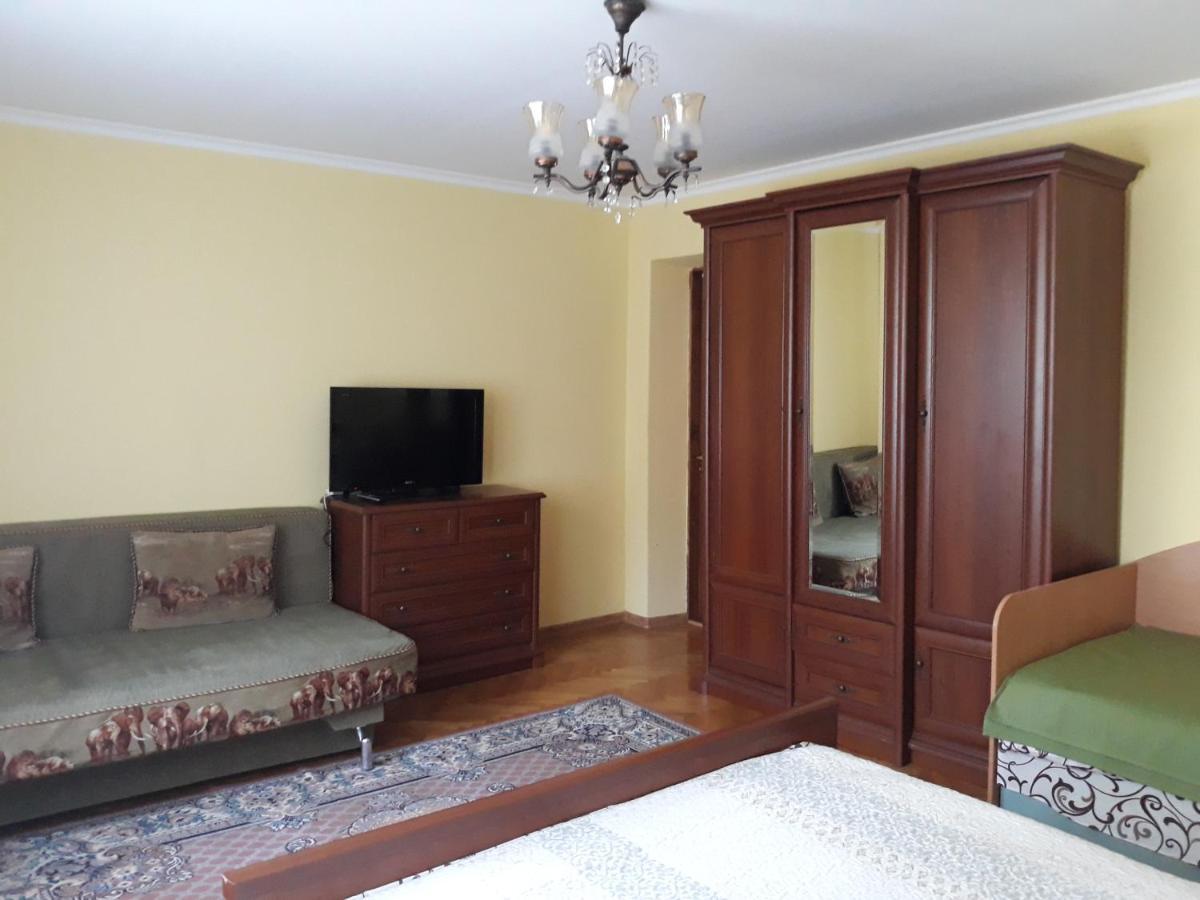 Celebrity Vila Kamianets-Podilskyi Exterior foto