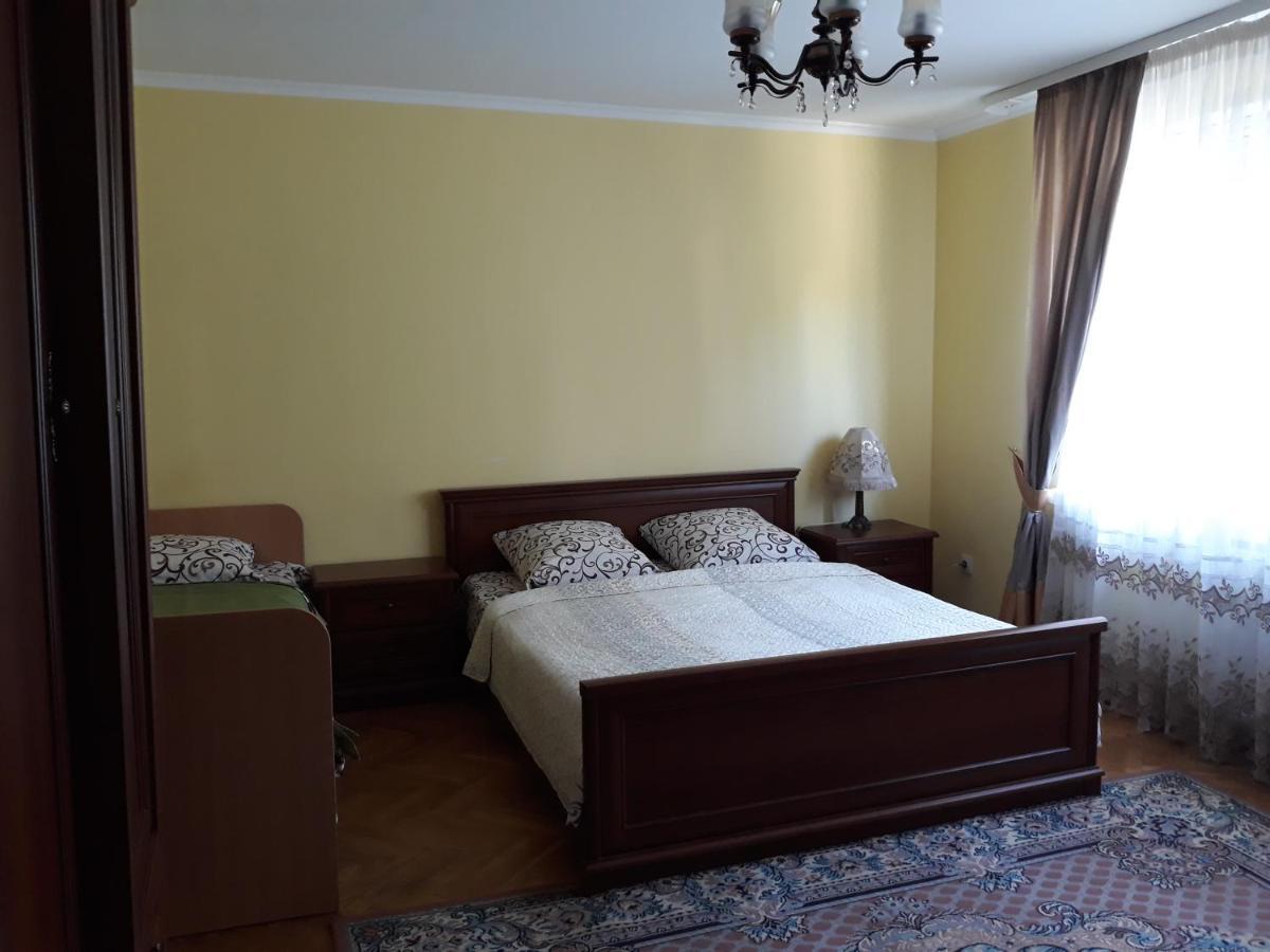 Celebrity Vila Kamianets-Podilskyi Exterior foto