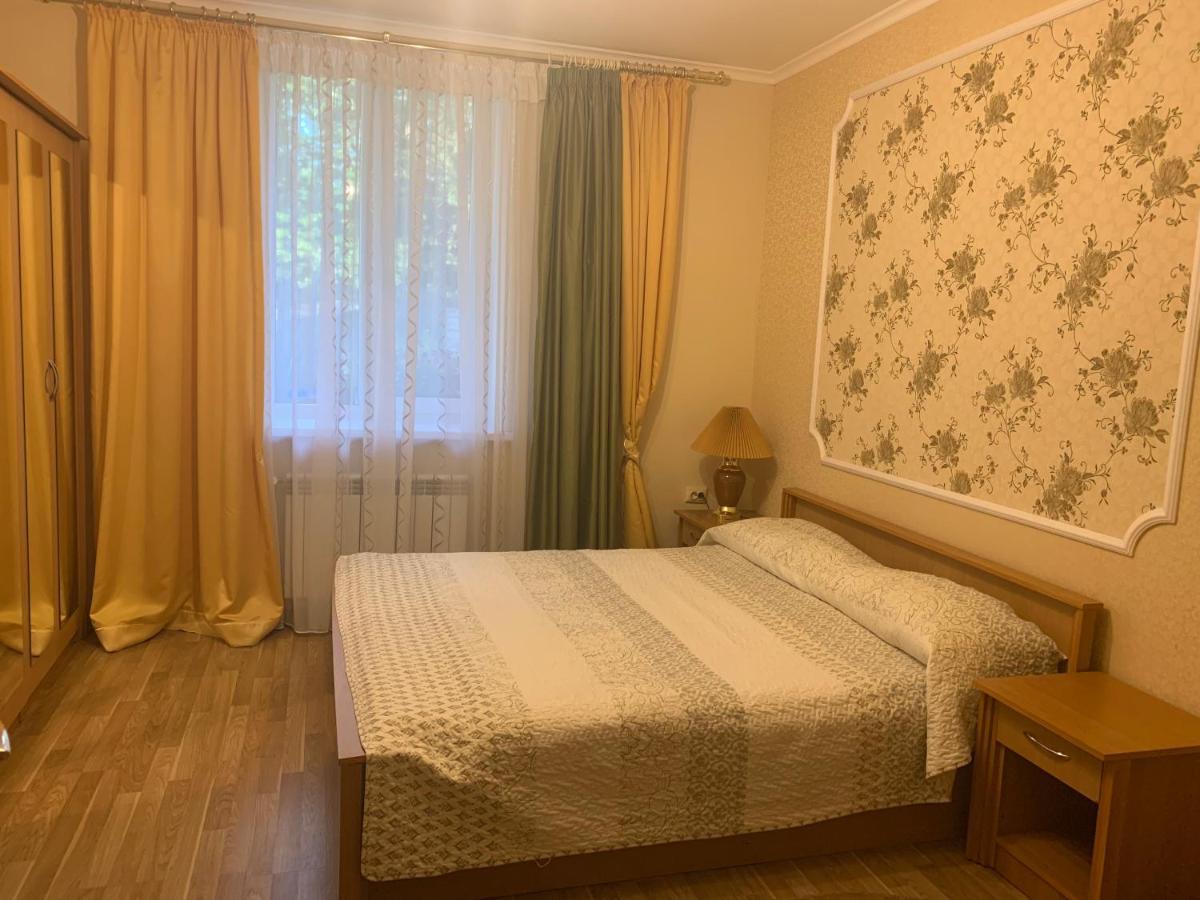 Celebrity Vila Kamianets-Podilskyi Exterior foto