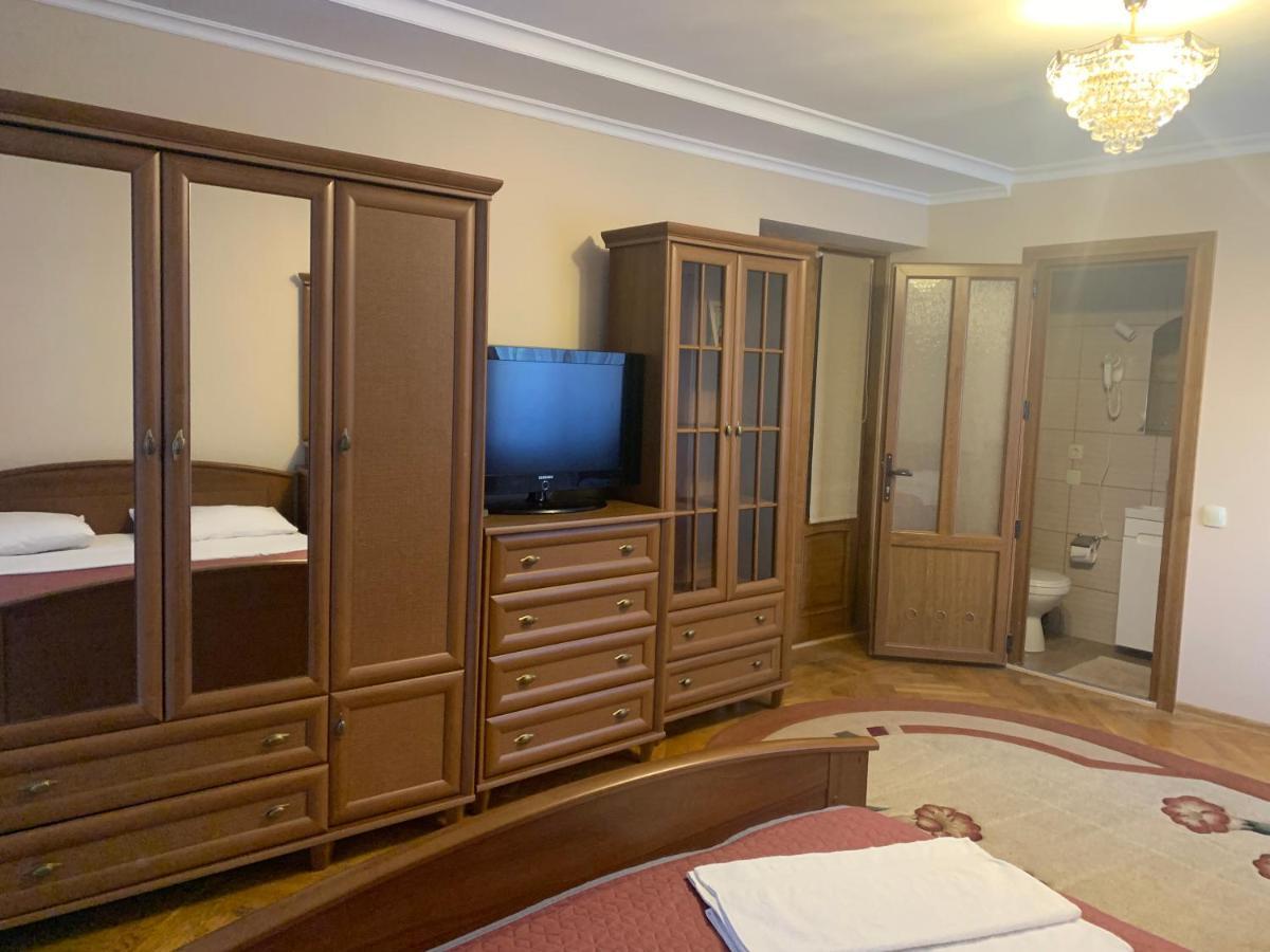 Celebrity Vila Kamianets-Podilskyi Exterior foto